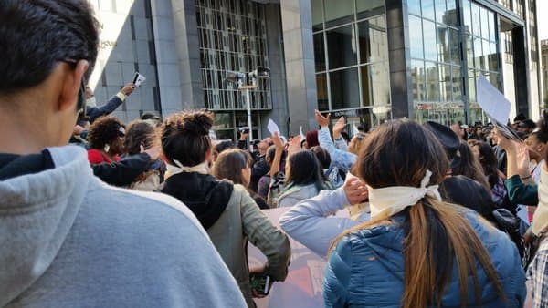 Cientos protestaron afuera del tribunal donde se lleva a cabo el juicio de la familia de Alex Nieto contra la ciudad y el condado de San Francisco.