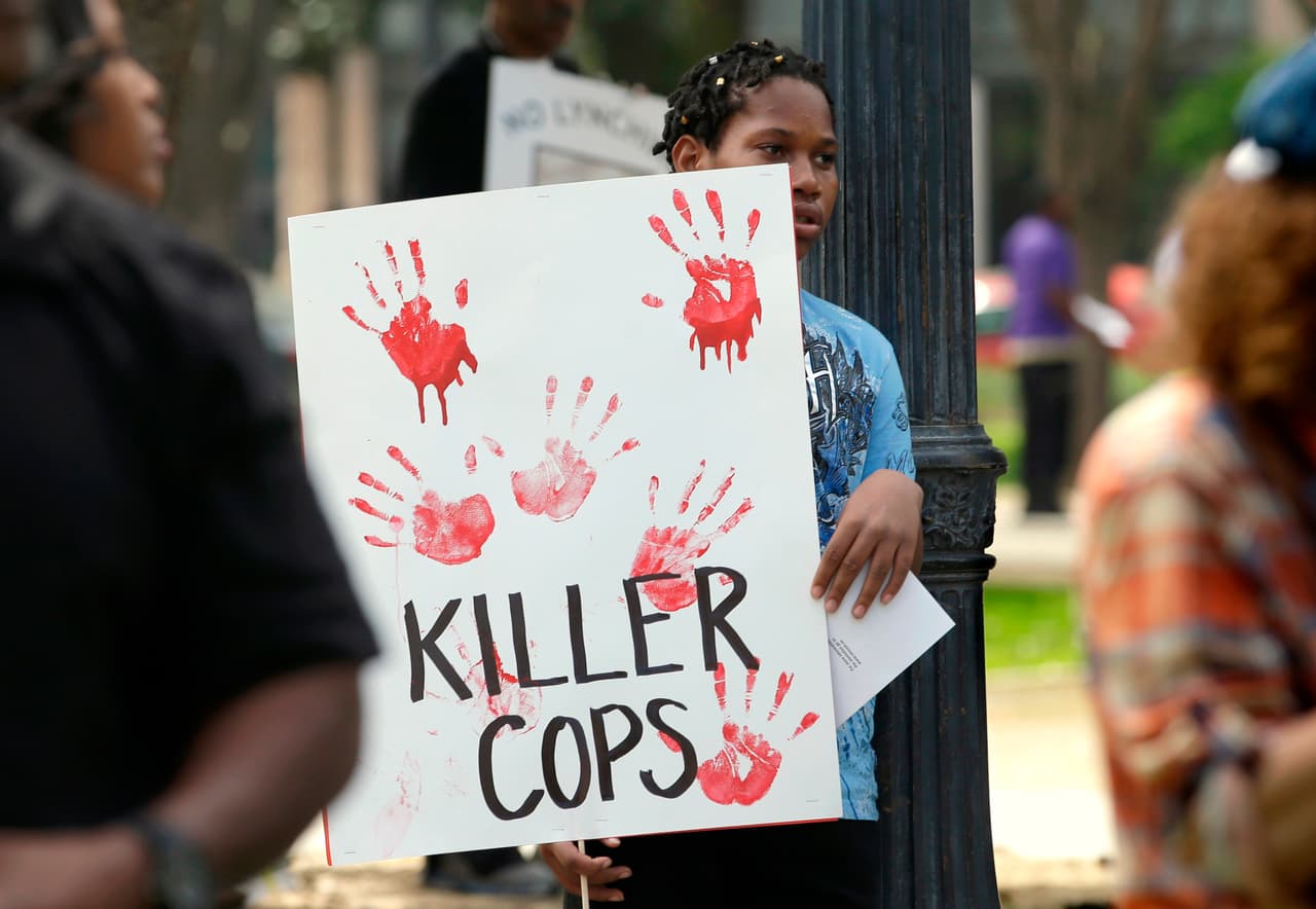 Stephon, que tenía 22 años de edad, fue baleado el pasado 18 de marzo en Sacramento cuando ingresaba al jardín a la casa de su abuela. Los agentes Terrence Mercadal y Jared Robinet le dispararon pensando que estaba armado, pero solo tenía un teléfono celular en la mano.