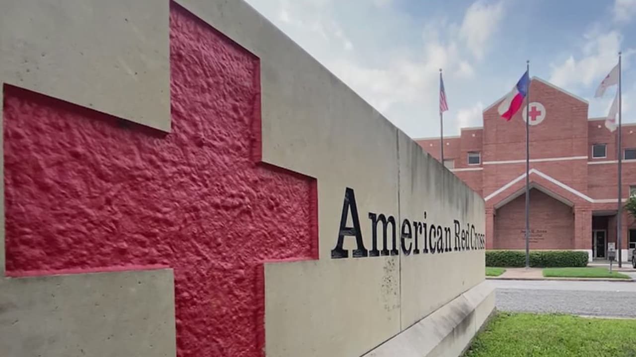 Cruz Roja Americana sigue buscando voluntarios en Houston para ayudar a damnificados del huracán Laura