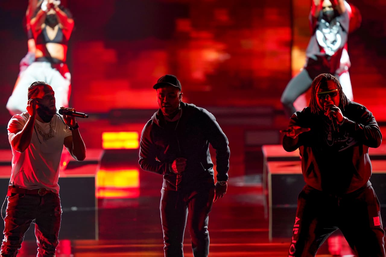 Zion y Lennox y El Alfa te harán vibrar al ritmo de reggaetón.