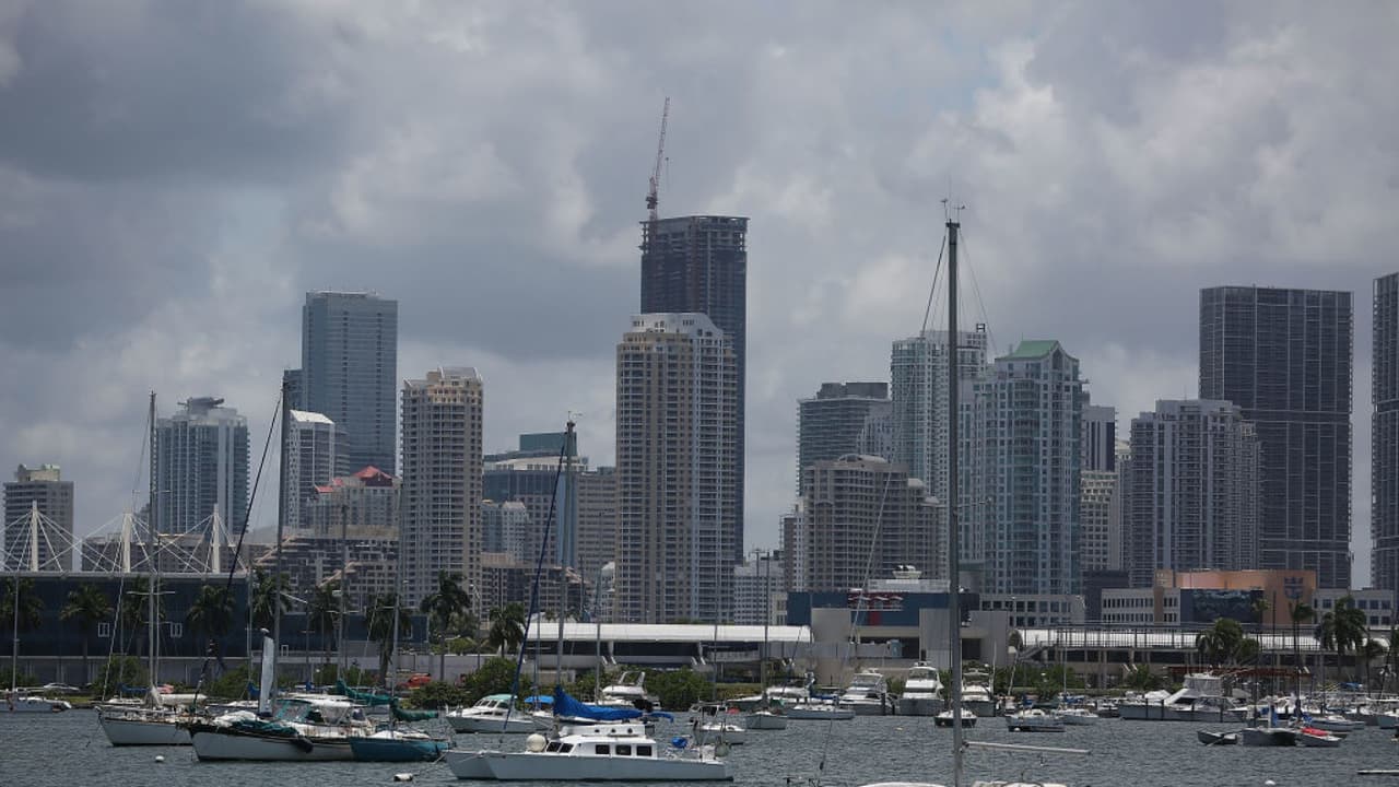Miami se prepara para continuar con chubascos y cielos nublados durante este miércoles