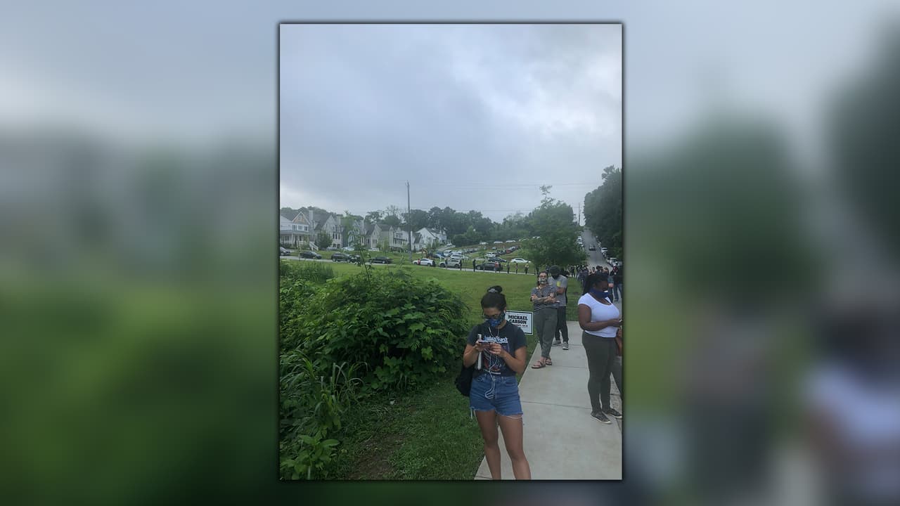 Luego de meses de demoras debido al coronavirus, los votantes se dirigieron a las urnas el martes para finalmente emitir su voto. Pero cuando llegaron, se encontraron con una letanía de problemas en el metro de Atlanta.