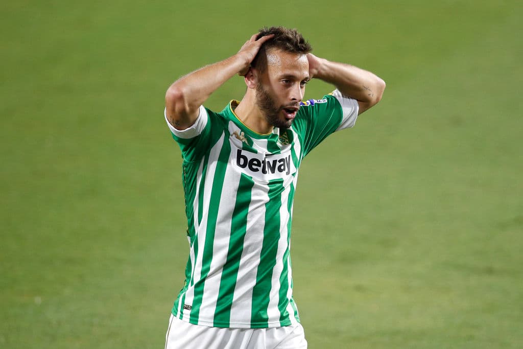 Betis respondía y Courtois evitaba que penetraran su arco.