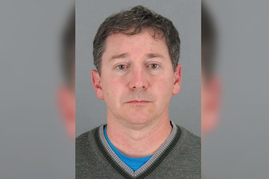 Tenía miles de imágenes de pornografía infantil en su computadora y su esposa lo delató con la Policía