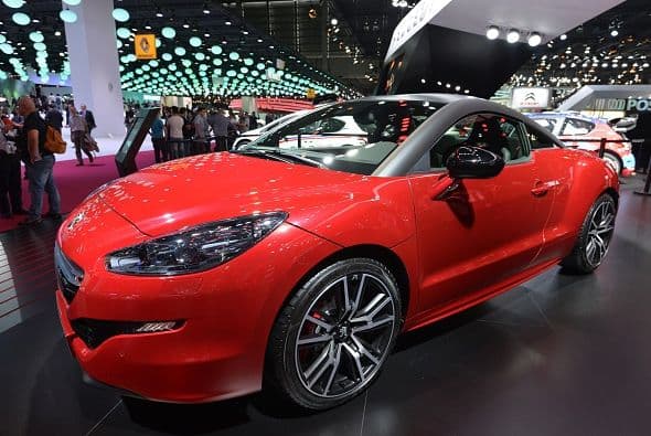 El Peugeot RCZ R es uno de los autos más atractivos que se pueden comprar hoy en día, y tiene un precio bastente accesible.