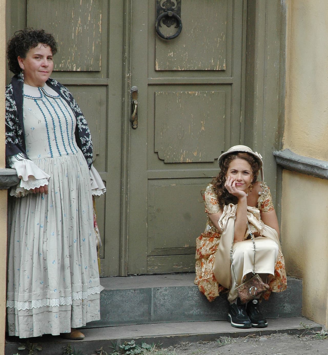 "Porque mi bebita, 
<b><a href="https://www.univision.com/famosos/hija-de-lucero-y-mijares-soy-tu-duena-telenovela-fotos" target="_blank">Lucerito, estaba recién nacida</a></b> cuando acepté esta historia y José Manuel tenía poco más de 3 años", dijo la actriz. 
<br>