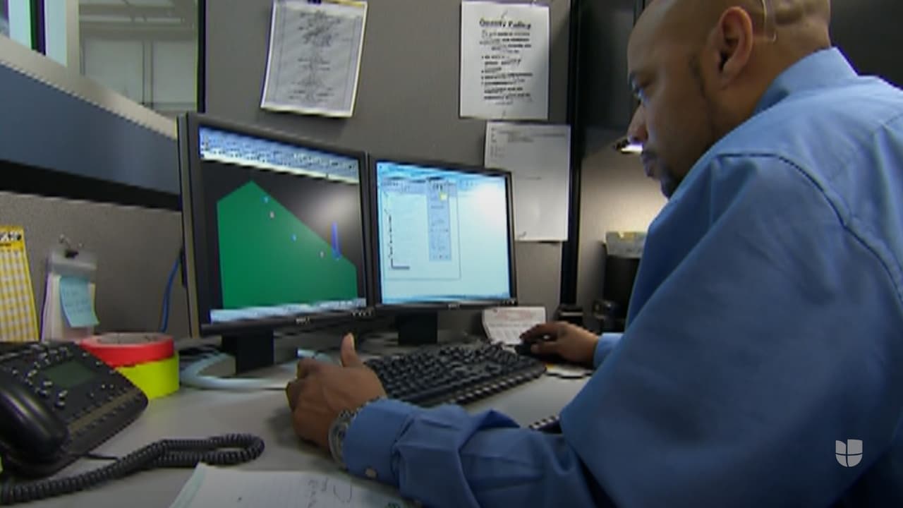 Después de las horas extra sin límites, la conexión a todas horas, el síndrome del trabajador quemado, y el fenómeno de la Gran Renuncia, ahora llega la Renuncia Silenciosa, o 'quiet quitting'. Qué significa esta nueva tendencia que se ha hecho viral en TikTok? Preguntamos a una coach laboral qué es y qué no es el ‘quiet quitting’ y qué aconseja tomar de ella. 
<a href="https://www.univision.com/noticias" target="_blank">Sigue las últimas noticias en Univision</a>.