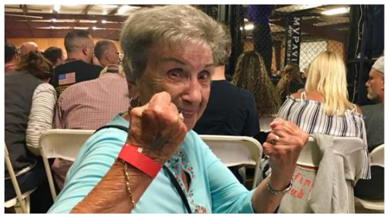 Como muchas de las actividades de alto riesgo que Wardenski ha realizado son desde las alturas, su nieta cree que se debe a que siempre le gustaron los aviones. 
<br>