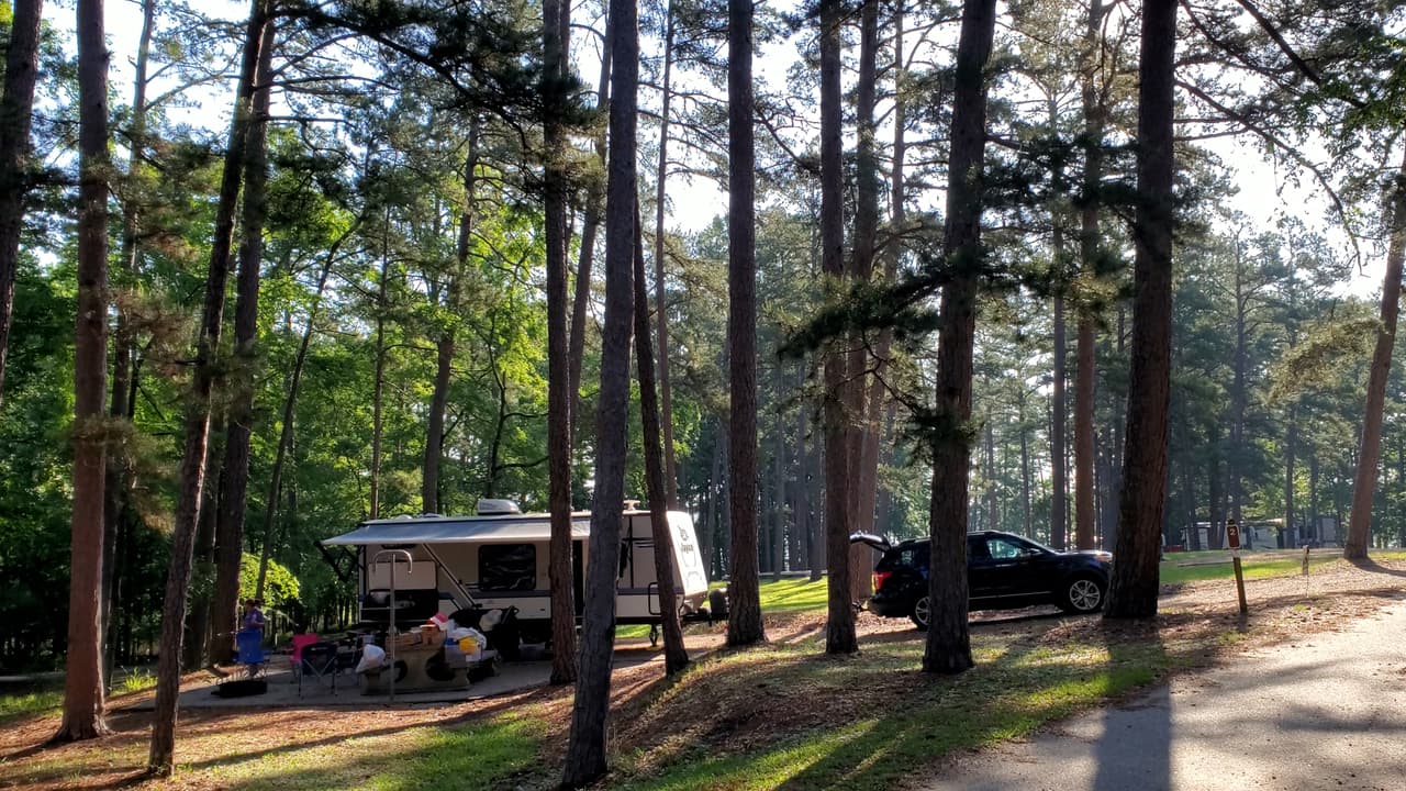 Aunque para muchos, nada le gana a la experiencia en un vehículo recreativo o RV.