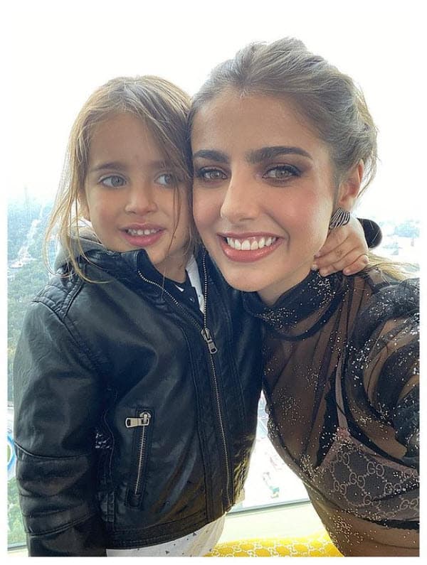 Por su parte, Renaud aseveró que su hijo ya “ama” a Novoa y a Axel. “Somos una gran familia, bastante grande”, mencionó ante la cámara de ‘Ventaneando’.
<br>