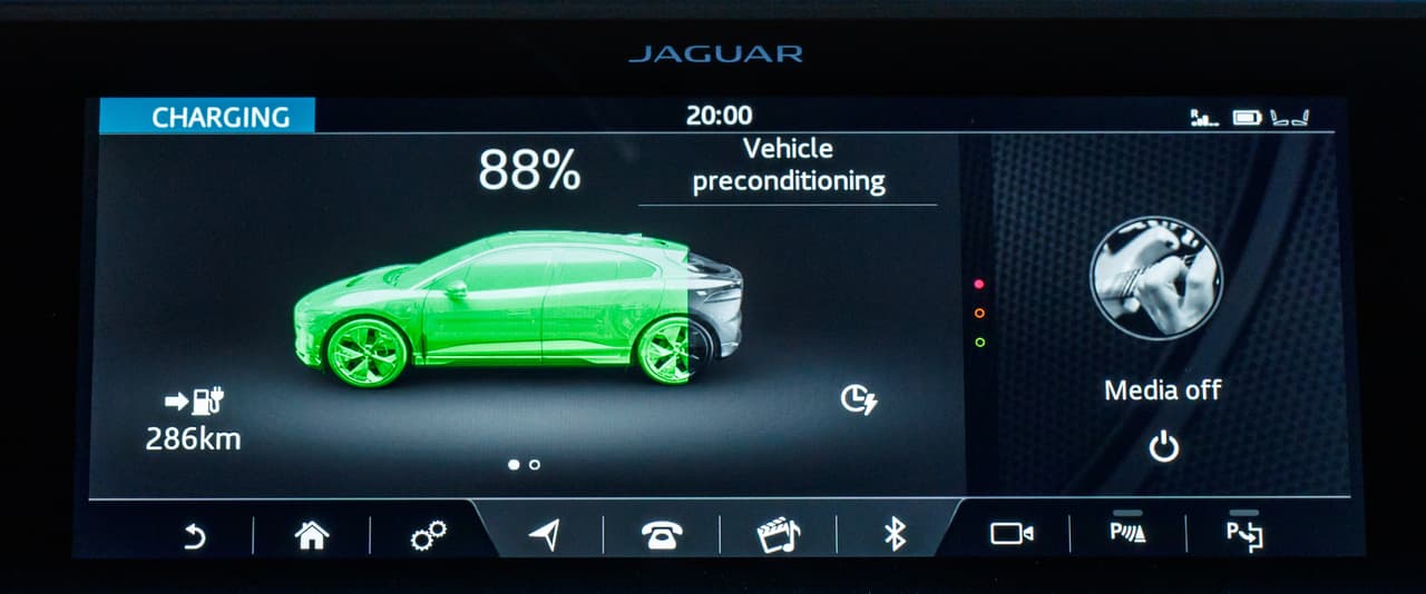 La Jaguar I-Pace también ofrece un monitor de carga de la batería.