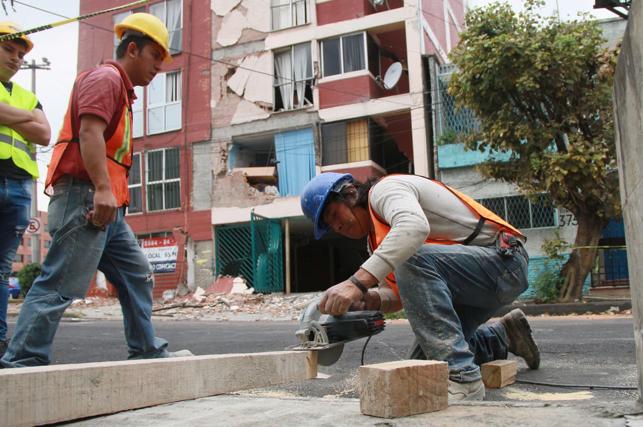 Revisando grietas tras el sismo: ya son 500 los edificios de Ciudad de México que deberán ser demolidos 