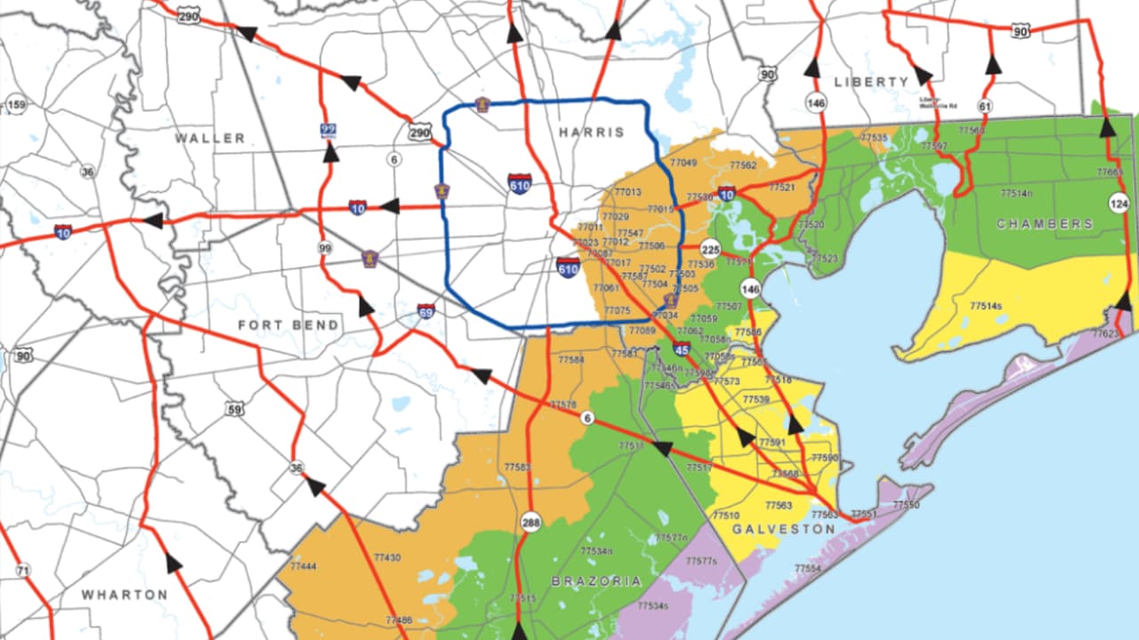 ¿Qué condados han emitido órdenes de evacuación voluntaria y obligatoria ante la posible llegada del huracán Laura?

