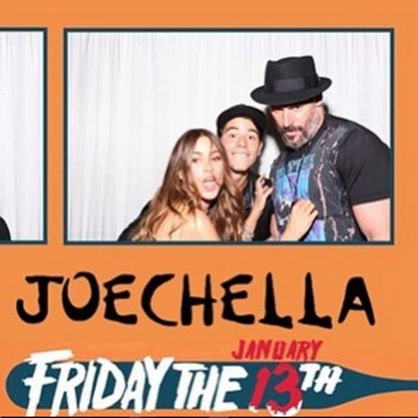 Por supuesto, lo estrenaron Joe y Sofía, aquí bromeando con Manolo, el hijo de la colombiana. ¡Qué caritas!