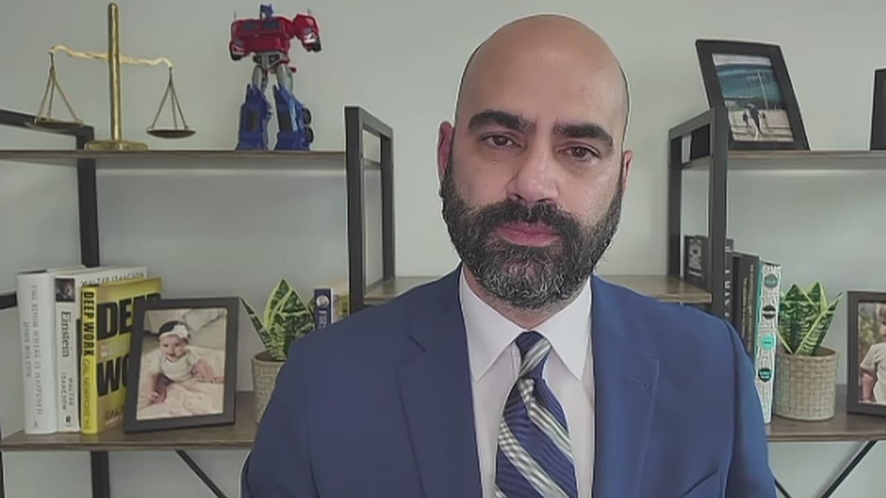 ¿Qué implicaciones tiene y cómo afecta que Trump reviva la regla de 'carga pública'? Abogado explica