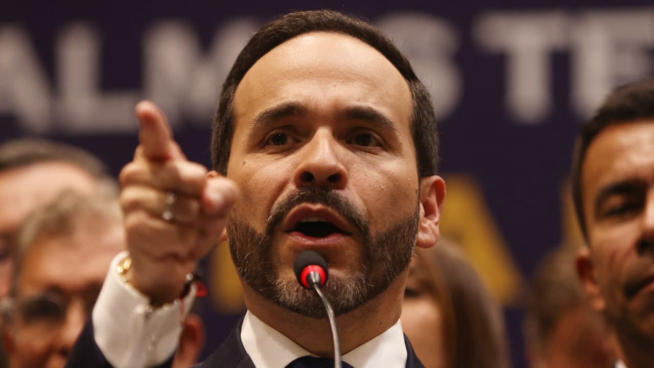 Luis Carlos Vélez explica claves de la toma de posesión de Abelardo de la Espriella en Colombia el 7 de agosto de 2026