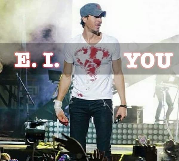 Pero Enrique tiene tanta fortaleza, que aunque viva complicados momentos no se olvida de dar amaor.