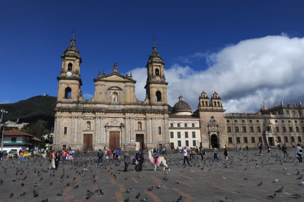 Asimismo, la ONU enfatizó en la necesidad de no dar la espalda a comunidades como la de los hombres homosexuales o la de las mujeres transexuales, por su vulnerabilidad a la propagación del VIH en la región latinoamericana.
<b>En Colombia los resultados han sido positivos ya que han mostrado una reducción de 22% </b>en la tasa de contagios.