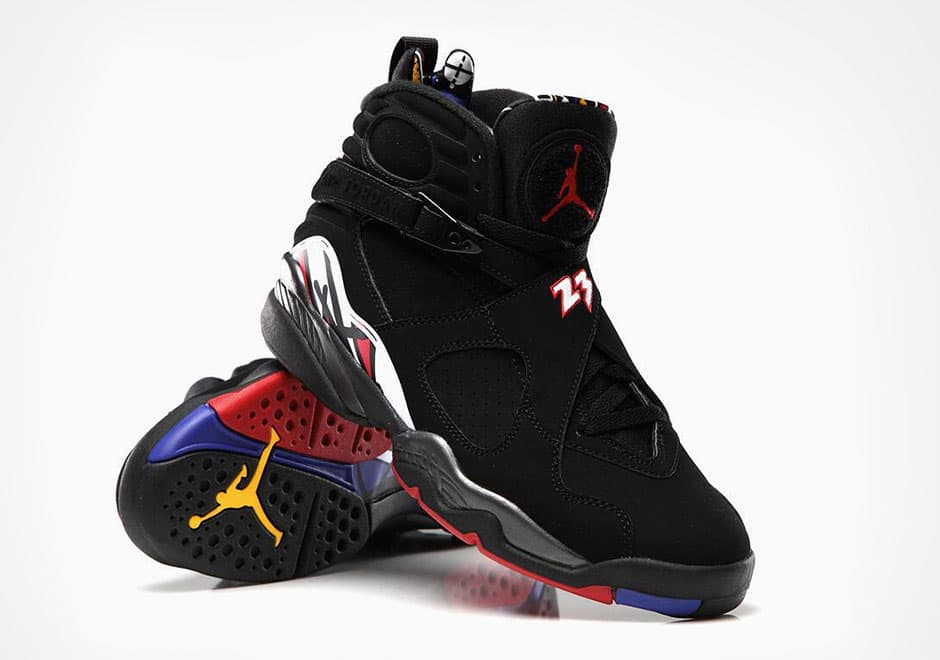 <b>Air Jordan VIII</b>
<br>Fue un diseño verdaderamente revolucionario, fueron liberados durante la temporada 1992-93 cuando los Bulls derrotaron a los Suns en seis partidos; fueron los últimos pares que usó Jordan antes de su retiro.