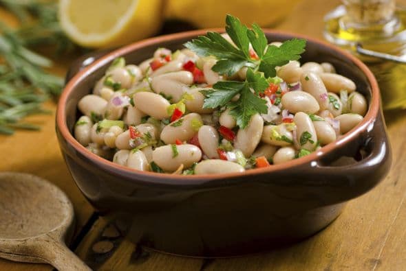 Una vez listos, cuécelos con abundante cebolla y ajo, comino, sal y pimienta. Beans power