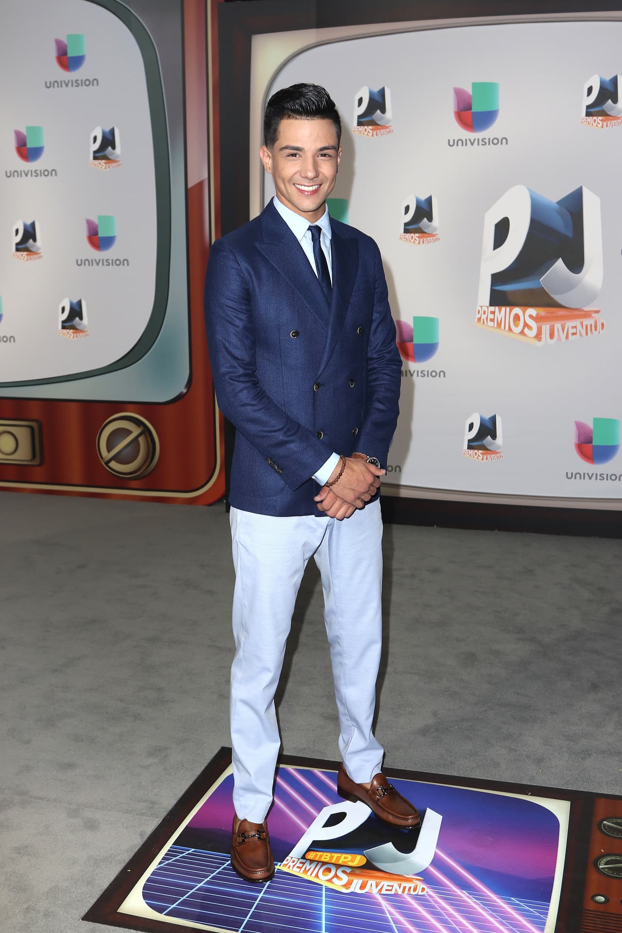 Luis Coronel.