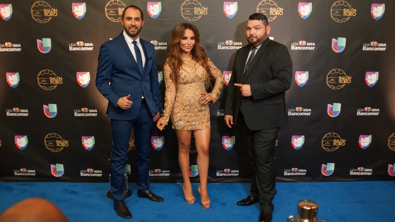 La Bronca , El Compa Ivan y El Tambochi representaron al Free-guey show muy bien en la gala del Balón de Oro.