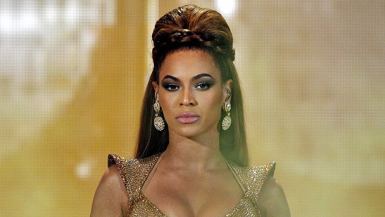 Beyoncé está harta del abuso policiaco, una "plaga de injusticia en nuestras comunidades"