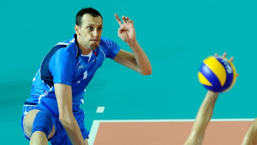 15 años de "relación" virtual con una mujer que no existía: así terminó estafado y endeudado este famoso deportista