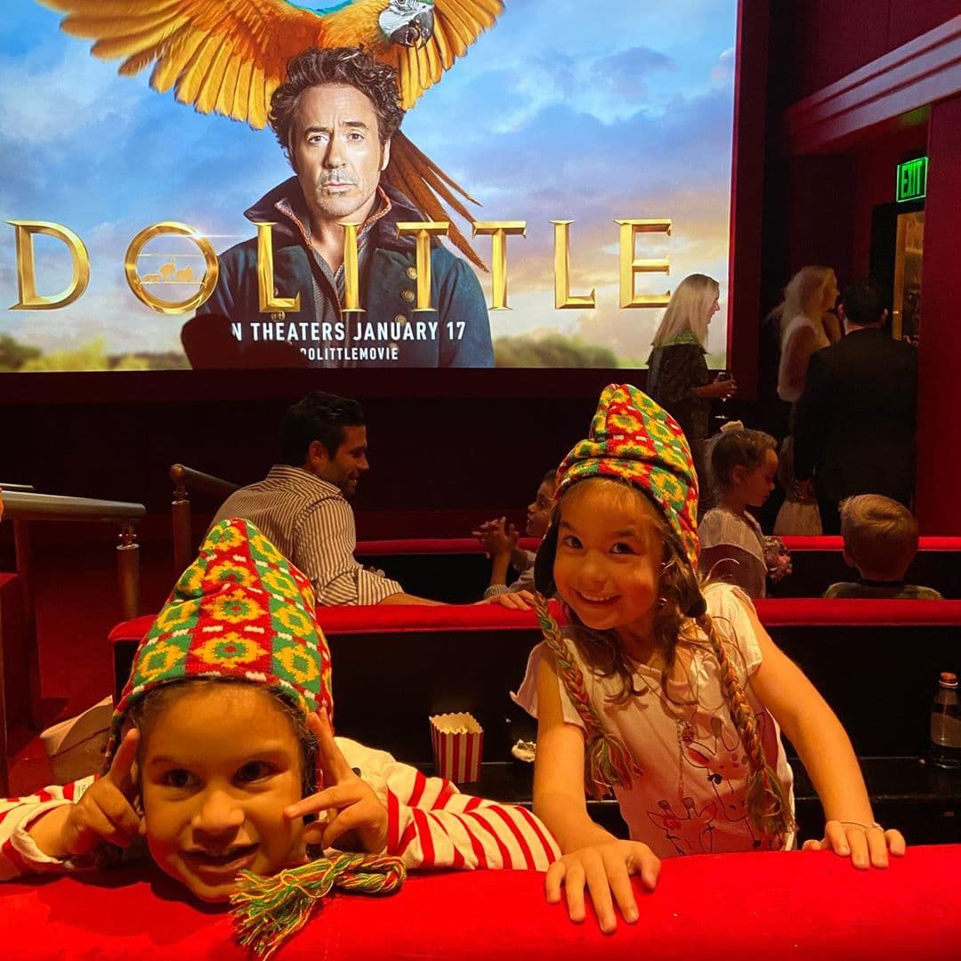 Recientemente, Michelle y Anabella, hijas de Alan y Yisus, asistieron a una función de cine y su amistad fue capturada en una foto.