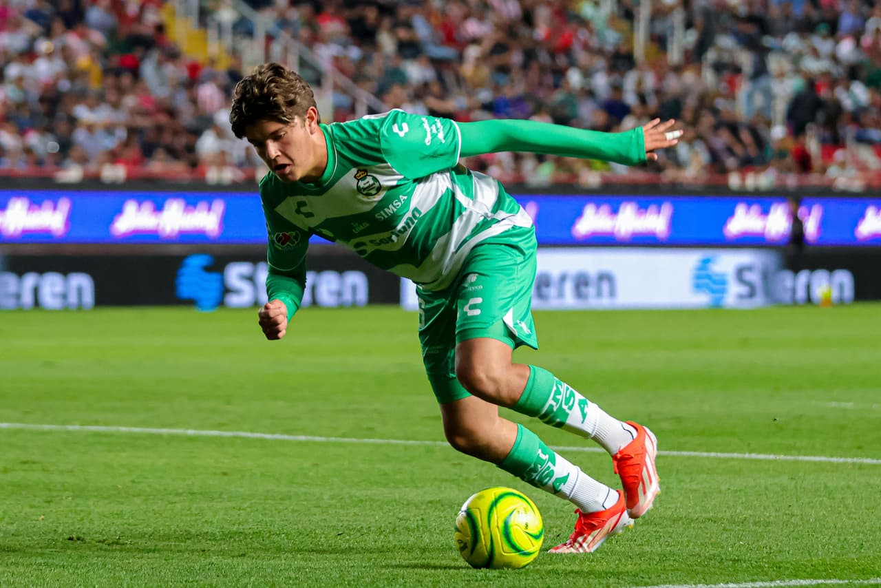 Tahiel Jiménez, hijo del 'Lorito', debuta en el máximo circuito