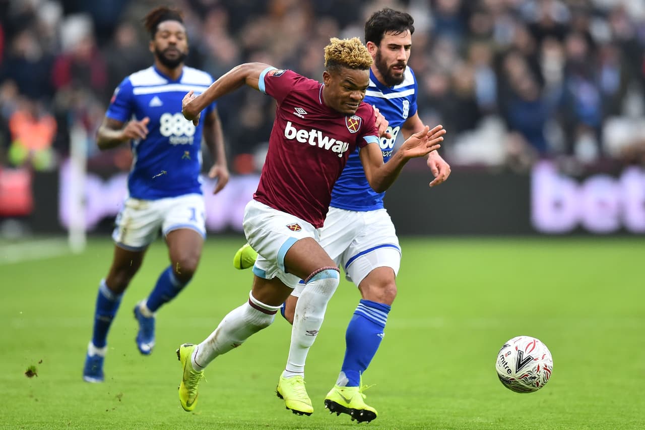 Con el 1-0 el juego se fue al descanso, pero los Hammers seguían siendo superiores.