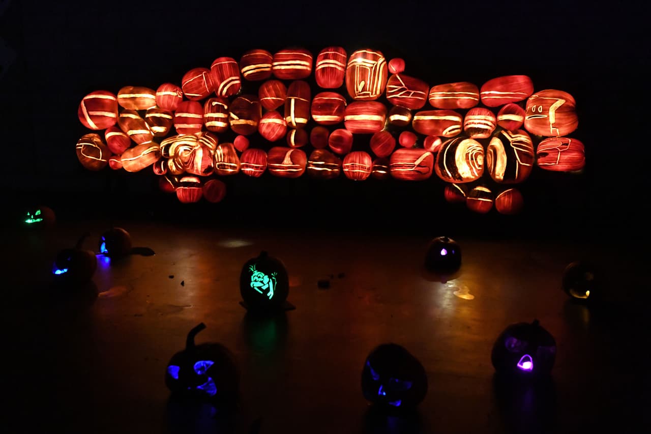 Las calabazas (Jack o’ lanterns como se les conoce en inglés) forman parte de los festejos tradicionales que se observan durante la temporada de Halloween.