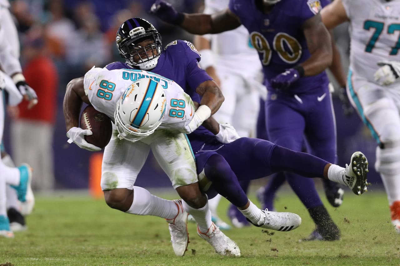 La defensiva de los Ravens se vengó al castigar con dureza, en especial para frustrar al mariscal de campo de los Dolphins Matt Moore, que no pudo conseguir que su equipo anotase un solo punto.