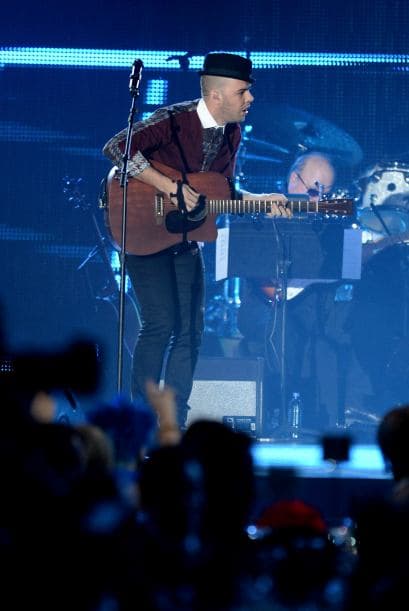 Miguel Bosé la Persona del Año en Latin GRAMMY 2013 fue homenajeado por los grandes de la música. Santiago Cruz, Alex Cuba, Gianmarco, Natalia Lafourcade, Pablo Alborán, Juan Campodónico, Jesse & Joy, Juanes, Illya Kuryaki, Ricky Martin, Laura Pausini, Draco Rosa, Alejandro Sanz, Ximena Sariñana, Julieta Venegas y Carlos Vives, honraron a Bosé.