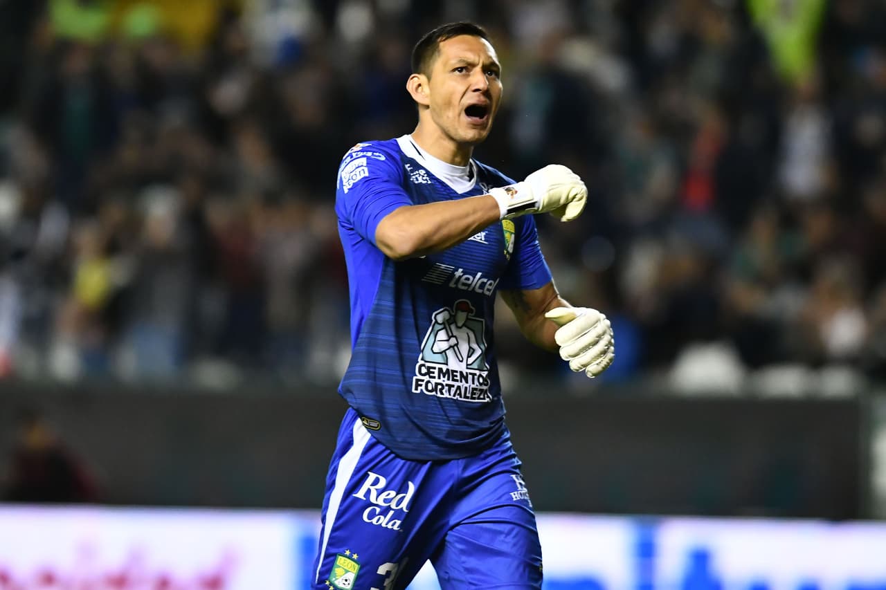 Rodolfo Cota | El guardián bajo los tres palos de 32 años, quien defiende los colores de León, tiene un valor en el mercado de 2.5 millones de dólares.