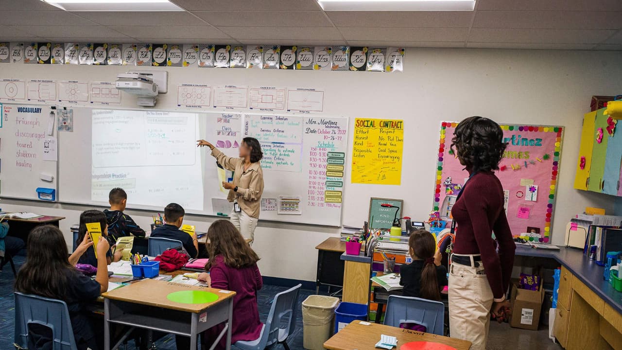 Paso a paso: Fiscalía expone cómo 5 acusados certificaron a 400 maestros no cualificados en Texas