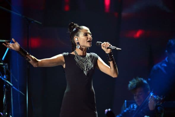 Natalia Jiménez regresó a Premios Juventud para demostrar que es toda una reina y nos cantó "Creo en mí".