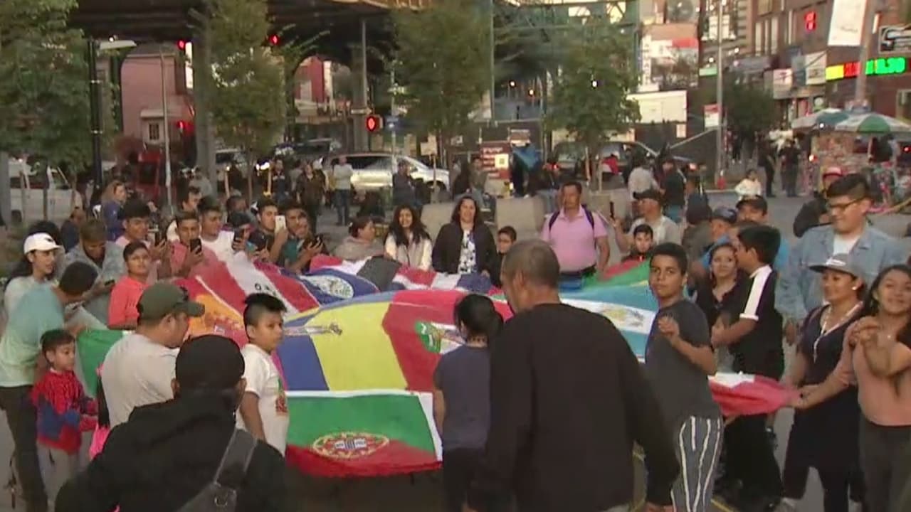 Ecuatorianos en Queens celebran el cese de protestas y el padre de ‘Junior’ habla sobre la sentencia de sus asesinos