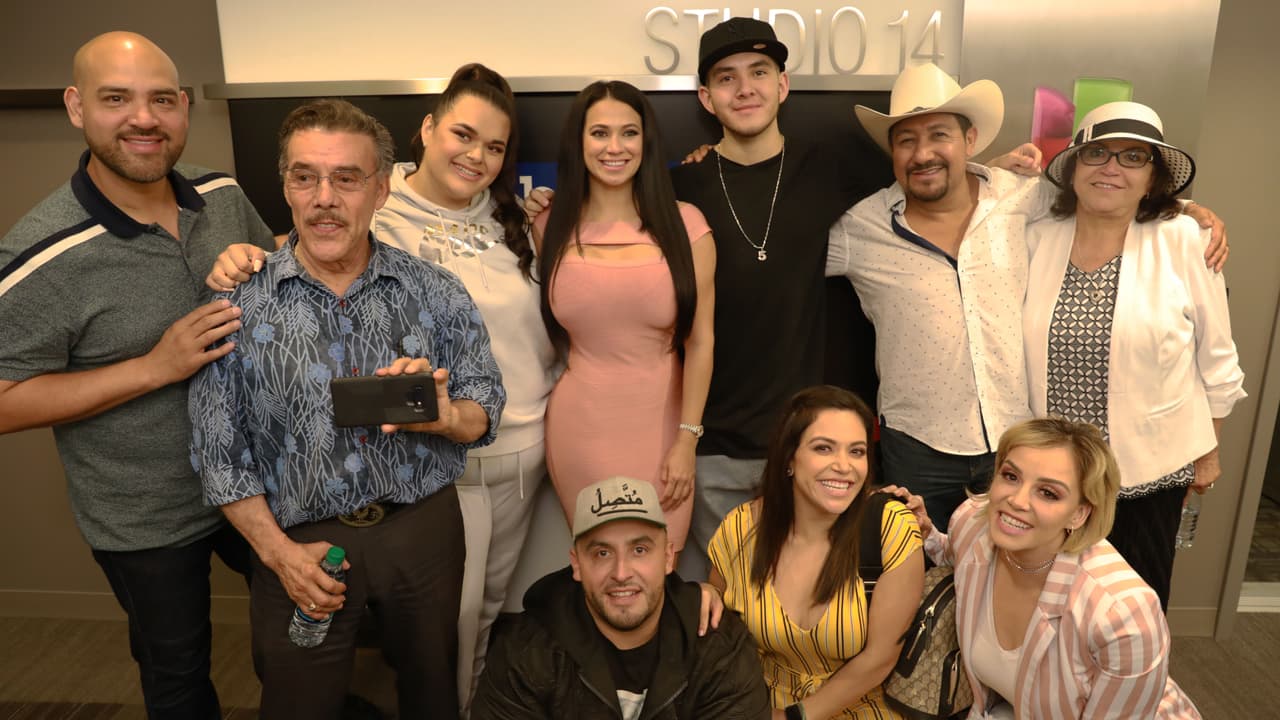 La
<b>Familia Rivera</b> celebró el cumpleaños 50 de Jenni junto a
<b>El Bueno, La Mala y El Feo</b>.