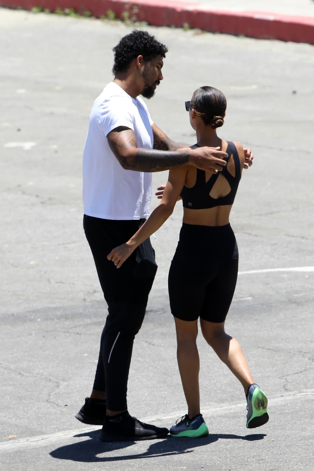 En su libro, 
<b><a href="https://www.amazon.com.mx/Sorry-Not-Dreams-Mistakes-Growing/dp/0399184988" target="_blank">'Sorry not sorry: dreams, mistakes and growing up'</a></b>, Rivera abordó las versiones que rodeaban su turbulenta relación con Michele: "Ambas somos fuertes y competitivas, no solo entre nosotras sino con todos, y eso no es bueno".