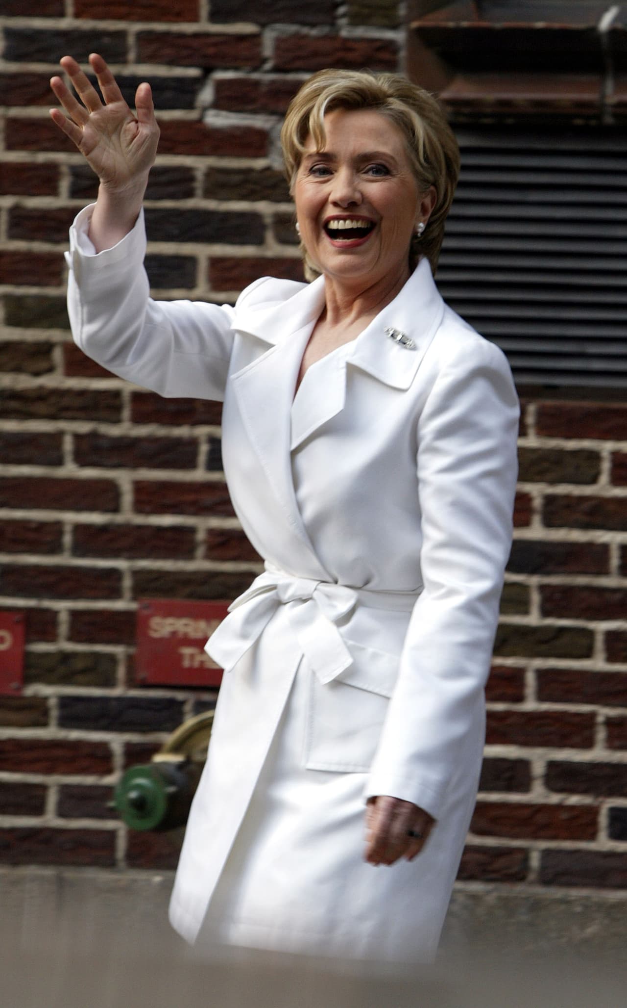 Esta gabardina tradicional blanca de corte en la cintura fue la que eligió para aparecer en el programa 'David Letterman Show', en 2003.