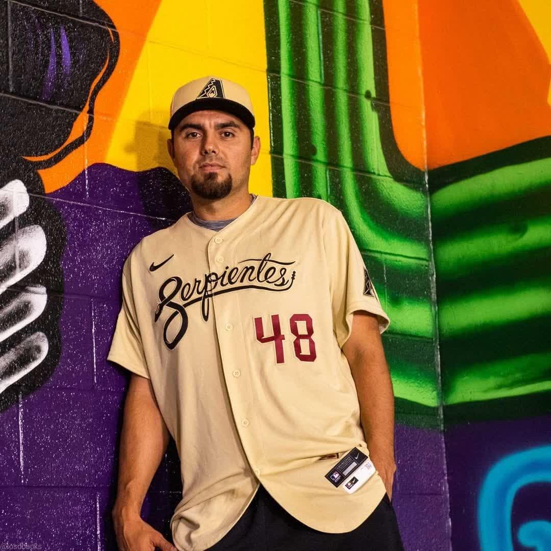 De acuerdo con el Censo de EEUU mas reciente, más de 42 por ciento de los residentes de Arizona se identifican como hispano, mientras que la plantilla de 40 jugadores cuenta con personas los EEUU, México, República Dominicana, Venezuela, Cuba y Panamá.