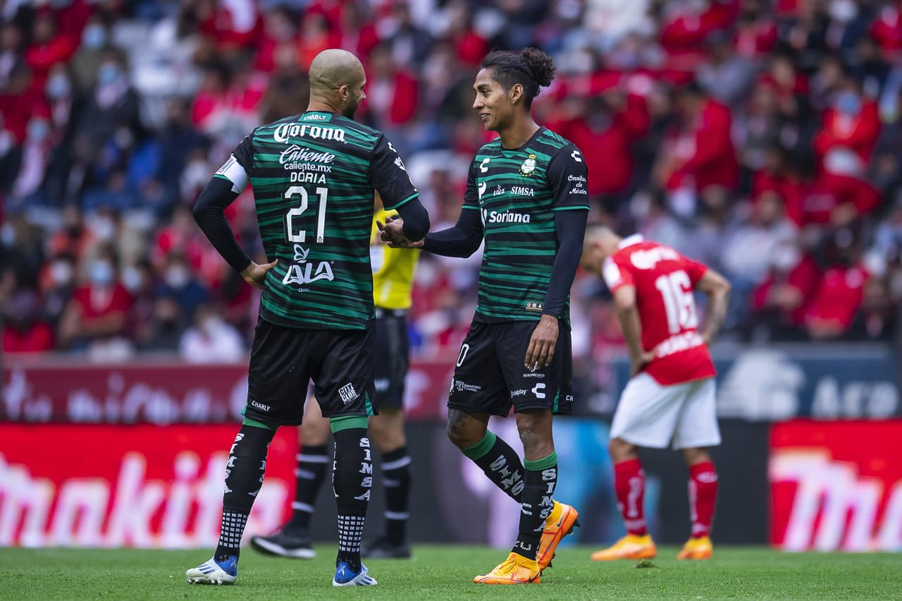 Toluca impuso su futbol y logró imponerse a Santos que ya suma tres encuentros en fila sin concer la victoria.