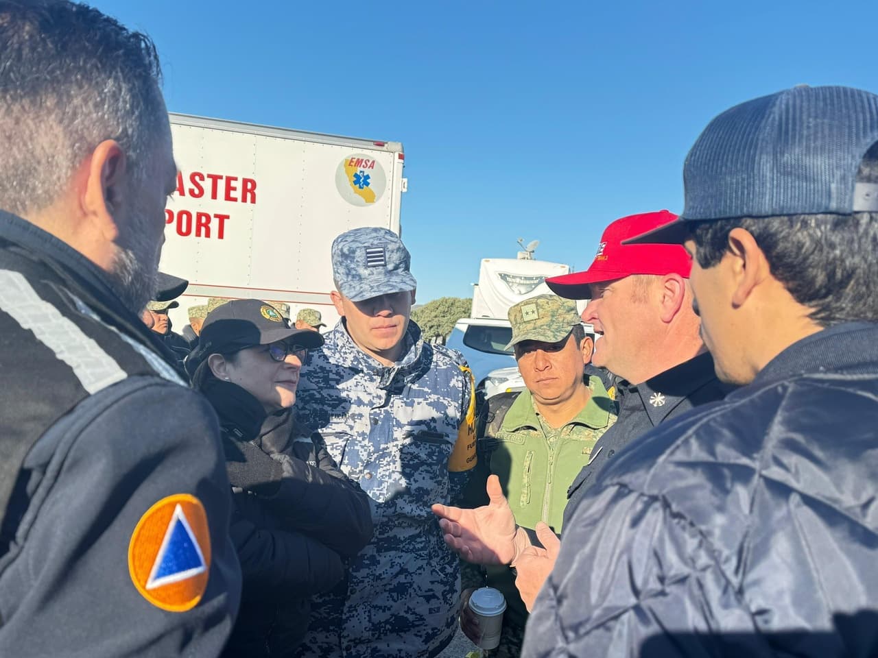 <b>Especialistas capacitados</b>
<br>Los combatientes cuentan con entrenamiento avanzado y experiencia en incendios similares en México.