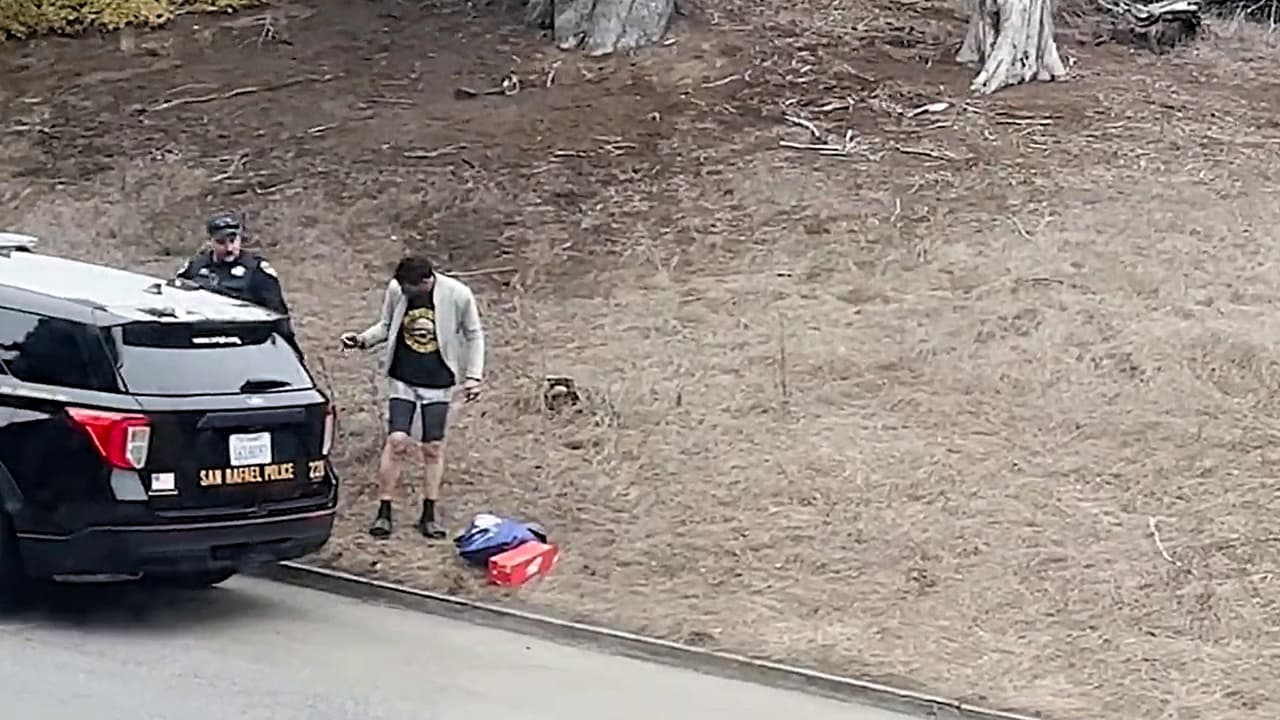 Video muestra a policía de otra ciudad abandonando a un indigente en una zona residencial de San Francisco