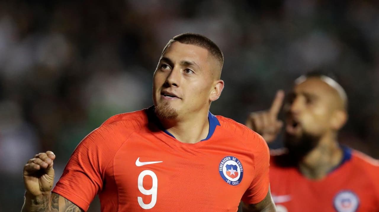 Nicolás Castillo se lastima y pone en duda su participación en Copa América