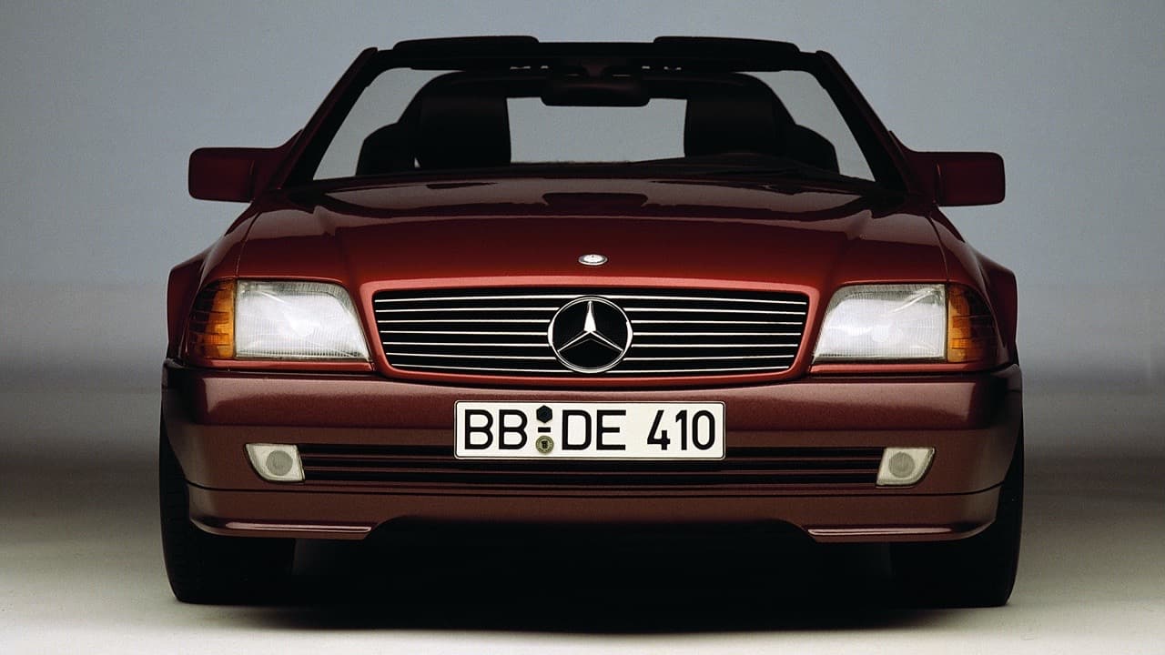 Con la última década del siglo 20 llegó uno de los SL más anticipados, el 
<b>SL de 1990</b> conocido internamnete con el código 
<b>W129</b>. Después de 18 años sin un nuevo modelo la línea más alta del más célbre de los fabricantes alemanes finalmente mostraba un nuevo diseño.