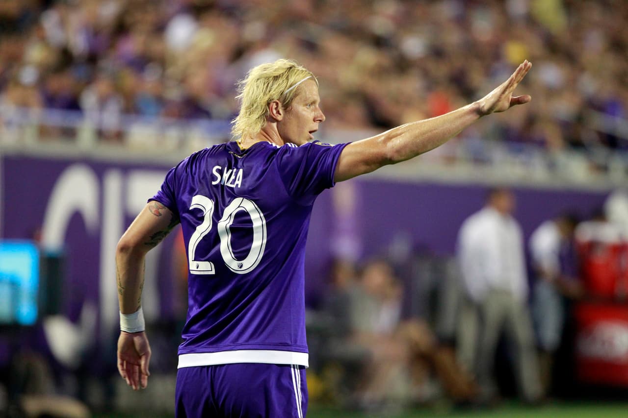 19) BREK SHEA | El lateral de la selección estadounidense se mantiene como uno de los jugadores favoritos de la afición del Orlando City SC. El año pasado era la novena camiseta más vendida.