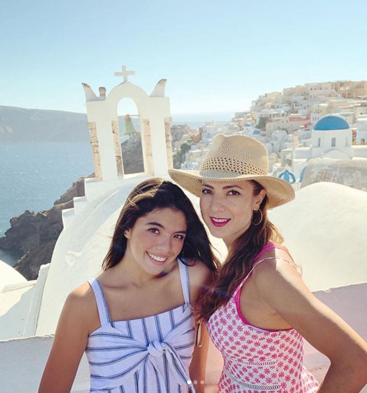 Heredó el talento de su mamá para cantar y algunas veces acompaña a Priscila en el escenario para interpretar temas católicos.