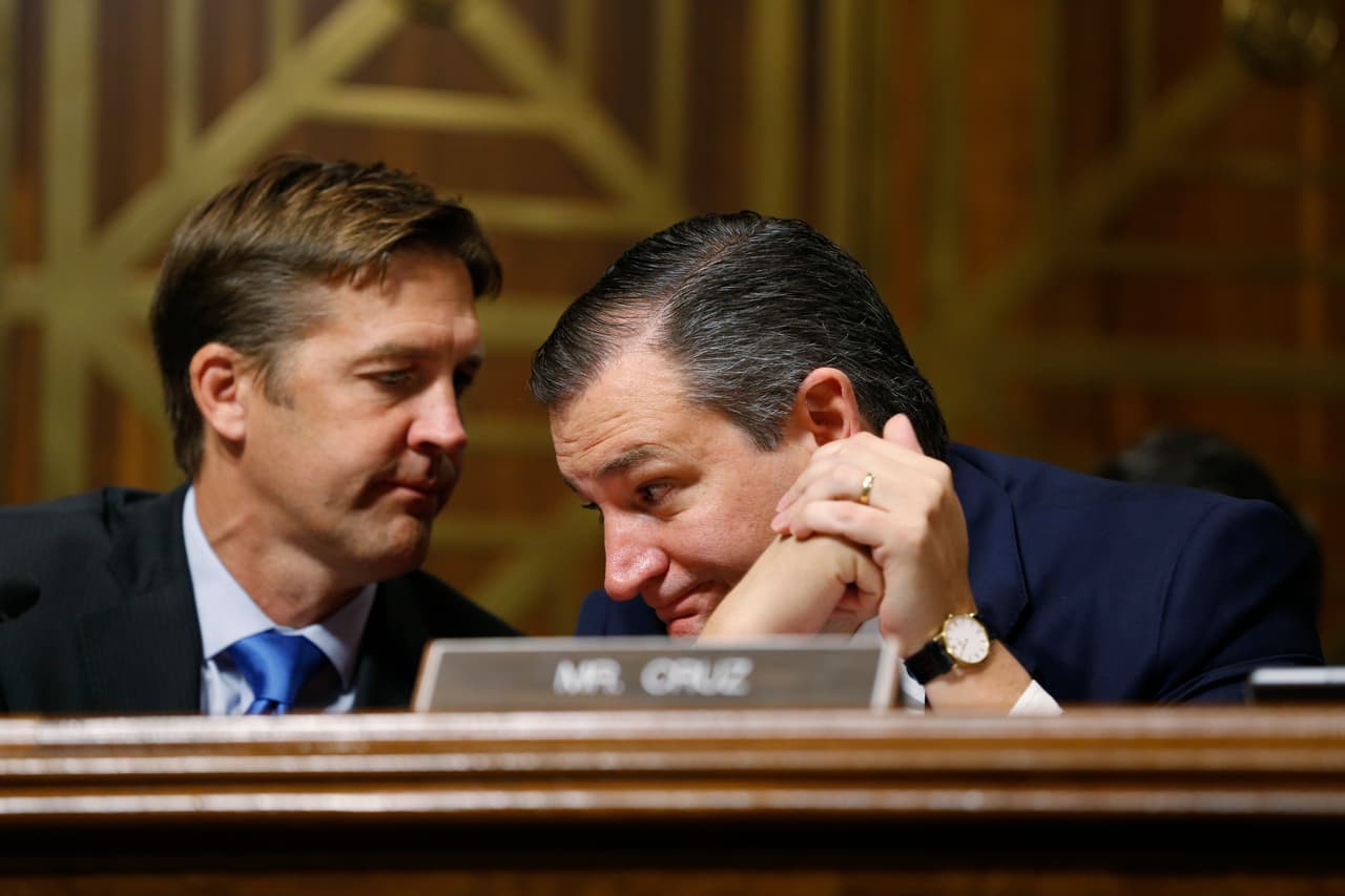 Cruz intercambió algunas palabras con Ben Sasse, senador republicano por Nebraska, durante el interrogatorio.